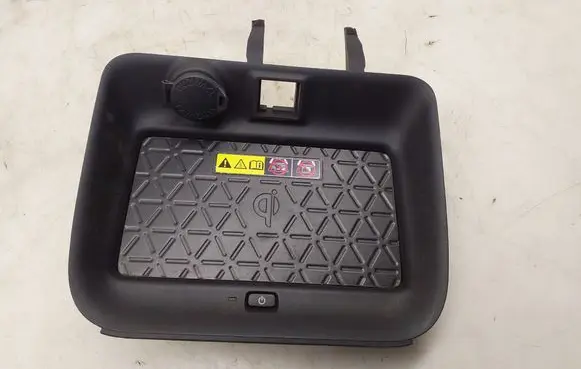 Toyota RAV 4 (XA50) Wireless charging module 861C042110C0 CAQT2CX04D 108732008689
