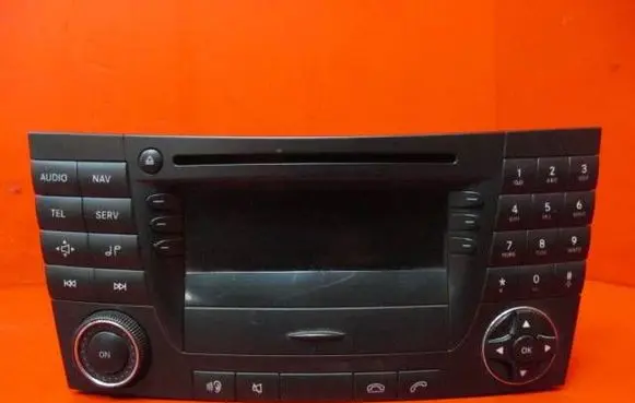 Mercedes-Benz E W211 Radio/CD/DVD/GPS head unit A2118275142