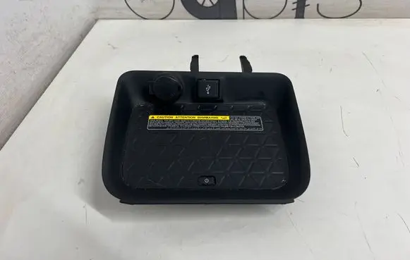 Toyota RAV 4 (XA50) Wireless charging module 861C042011C1