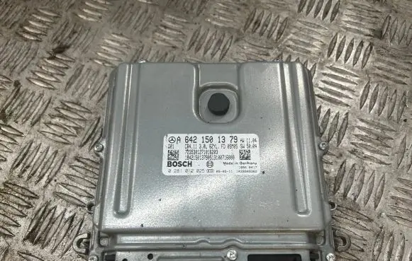 Mercedes-Benz E W211 Engine control unit/module A6421501379