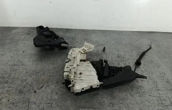 Mercedes-Benz A W169 Rear door lock 1697302235