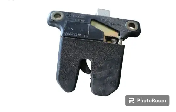 Audi A6 S6 C5 4B Tailgate/trunk/boot lock/catch/latch 827505