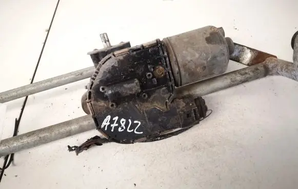 Skoda Octavia Mk2 (1Z) Wiper motor 1z1955119a 0390241754