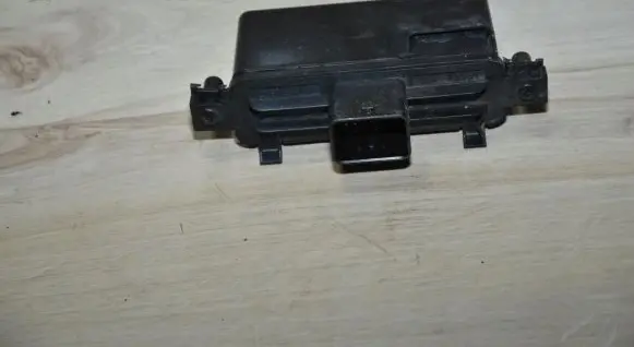 Citroen C5 Glow plug pre-heat relay 9681873380