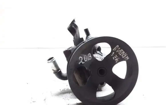 Toyota Avensis T250 Power steering pump