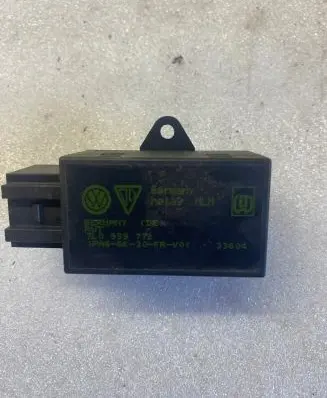 Volkswagen Touareg I Seat heating relay 7L0959772