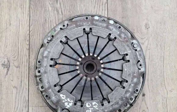 Opel Vivaro Flywheel 8200823873 324061610