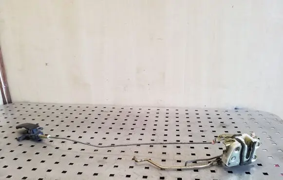 Opel Frontera A Front door lock