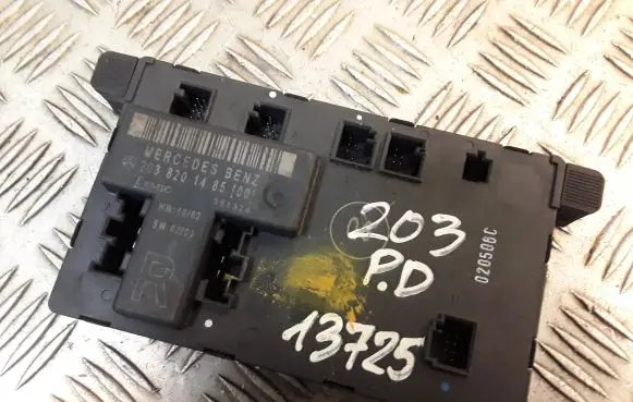 Mercedes-Benz C W203 Door control unit/module 2038201485 A2038201485