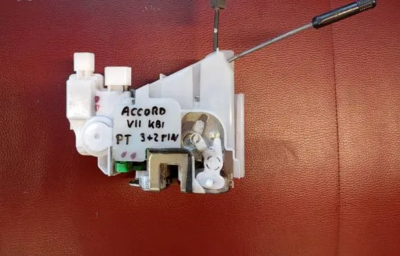 Honda Accord Rear door lock ZAMEKLTACCORD7