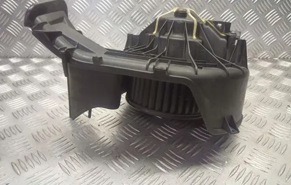 Opel Vectra C Front door blower motor 73421312U