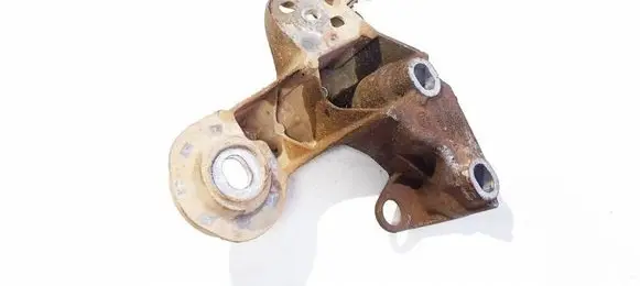 Volkswagen PASSAT B5 Engine mounting bracket 4b0199352a