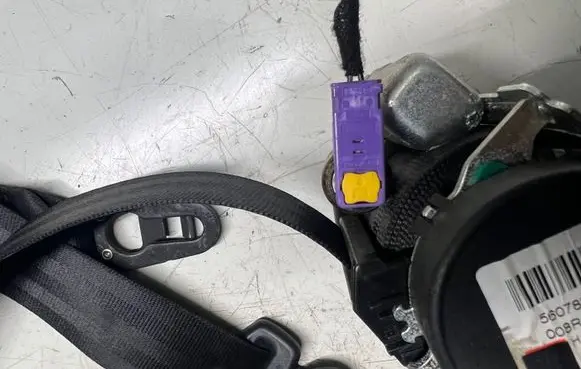 Audi A4 S4 B7 8E 8H Front seatbelt 560788501