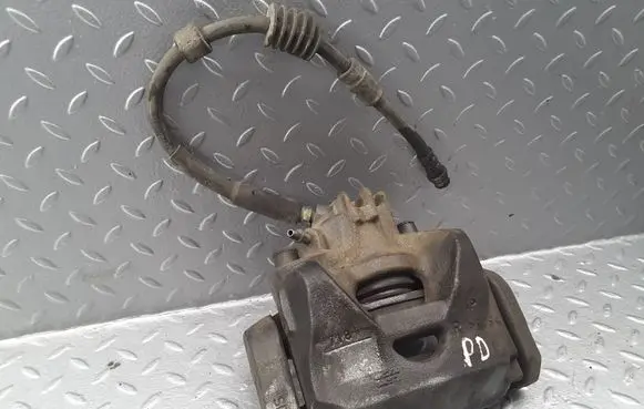 Peugeot 3008 I Front brake caliper 1651755380