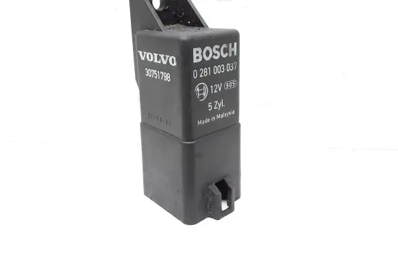 Volvo V70 Glow plug pre-heat relay 30751798 0281003037