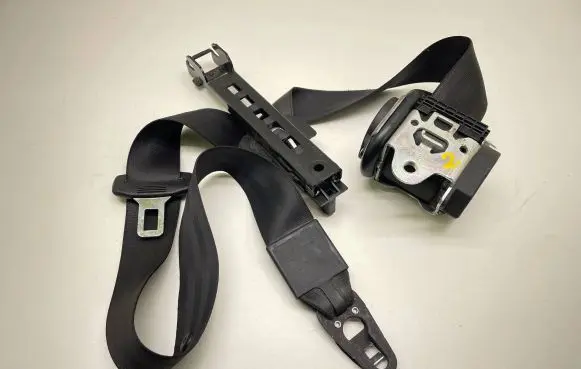 Audi A6 S6 C6 4F Front seatbelt 4F0857706