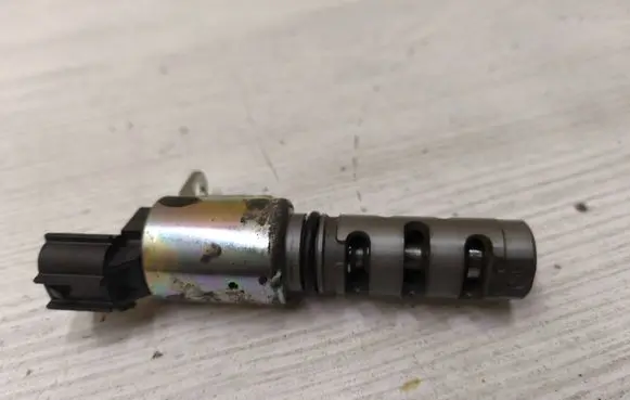 Toyota C-HR I Camshaft vanos timing valve 30T050 5010H7