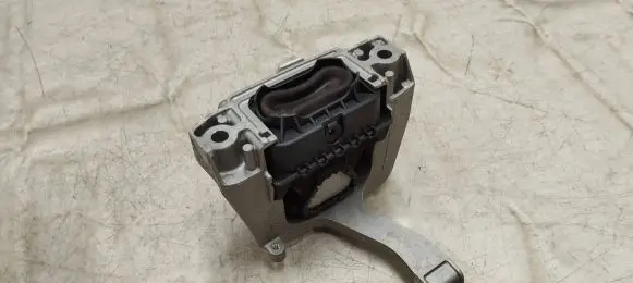 Audi A3 8Y Engine mount bracket 5wa199262d