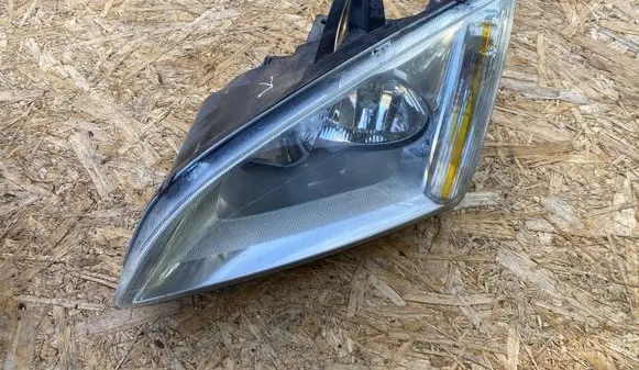 Ford Focus Headlight/headlamp 4M5113K060BA VP4M5X13K060BA