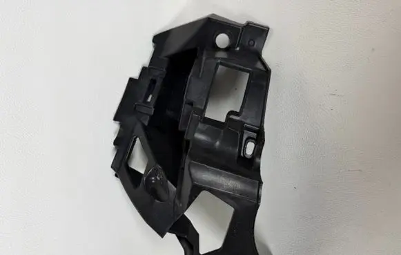 Volkswagen New Beetle Headlight/headlamp mounting bracket 