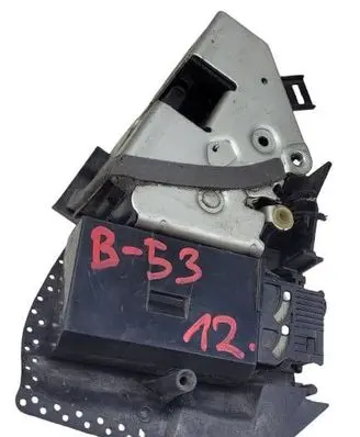 BMW 5 E39 Front door lock 8352165