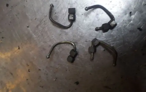 Renault Scenic II - Grand scenic II Fuel line pipe