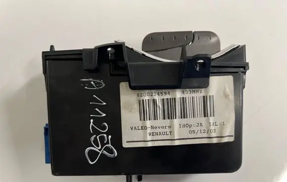Renault Espace - Grand espace IV Ignition key card reader 8200224594