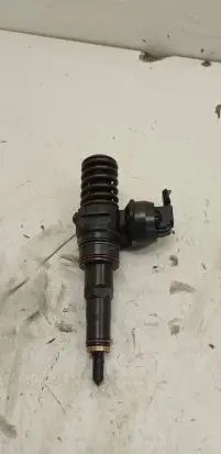 Audi A4 S4 B6 8E 8H Fuel injector 038130073AJ