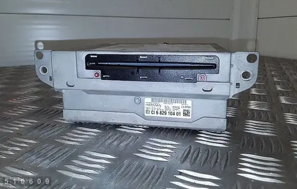 Radio/CD/DVD/GPS head unit