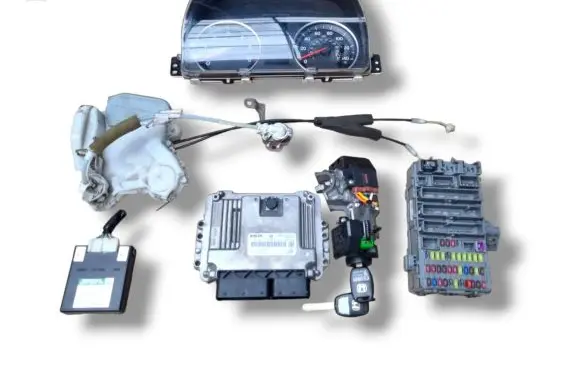 Honda CR-V Engine ECU kit and lock set 0281013633 37820-R06-E15