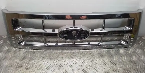 Ford Escape II Front grill