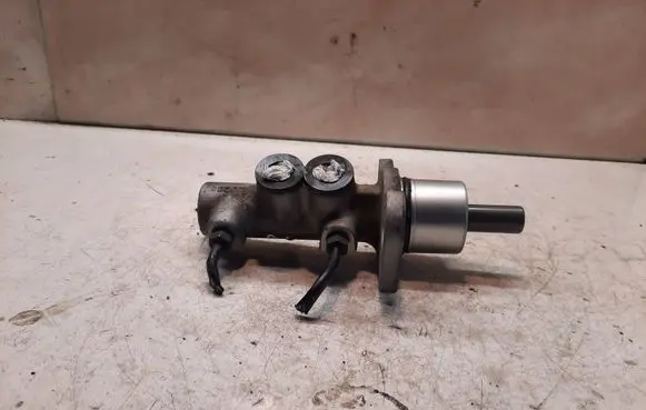 Audi A4 S4 B5 8D Master brake cylinder 151973