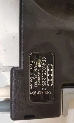 Audi A3 S3 8P Aerial antenna amplifier 7617310103 8P4035225D