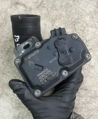 Opel Movano C Throttle valve 9806625280