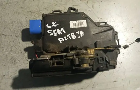 Seat Altea Rear door lock 8L0839016