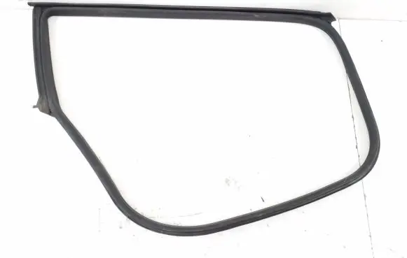 Maserati Ghibli Front door rubber seal