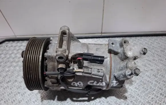 Renault Clio IV Air conditioning (A/C) compressor (pump) 926003358R