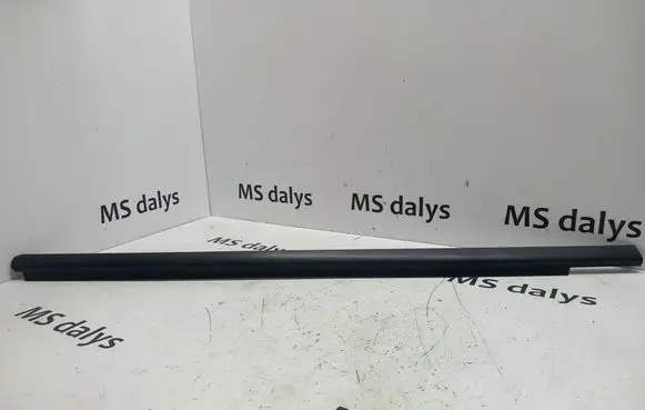 Mercedes-Benz ML W164 Front door glass trim molding A1646902080 1646902080