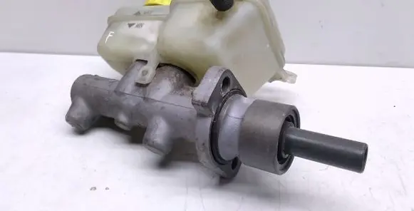 Skoda Fabia Mk1 (6Y) Master brake cylinder X5617