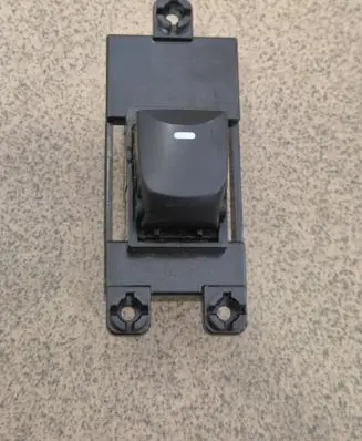 Hyundai i30 Electric window control switch 49D5111110