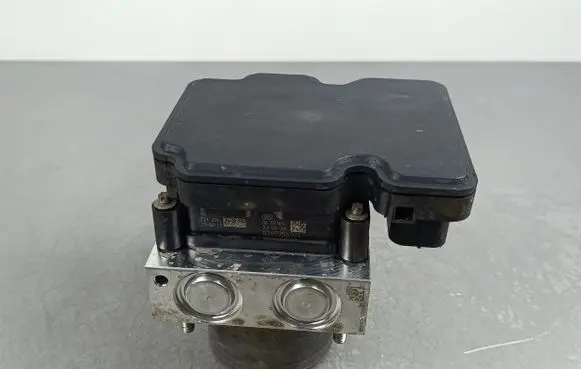 Renault Arkana ABS Pump 476608195R