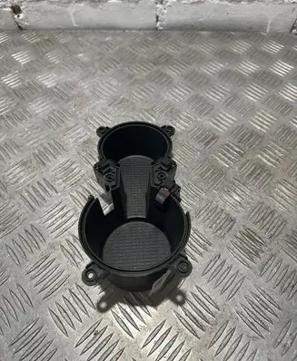 Cup holder front