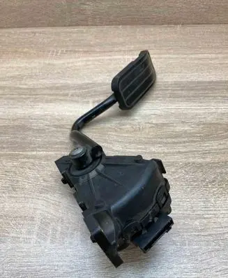 Volkswagen Sharan Accelerator throttle pedal 98VW9F836AB 7M1721603A