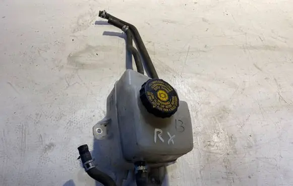 Lexus RX 450H Brake fluid reservoir 240400