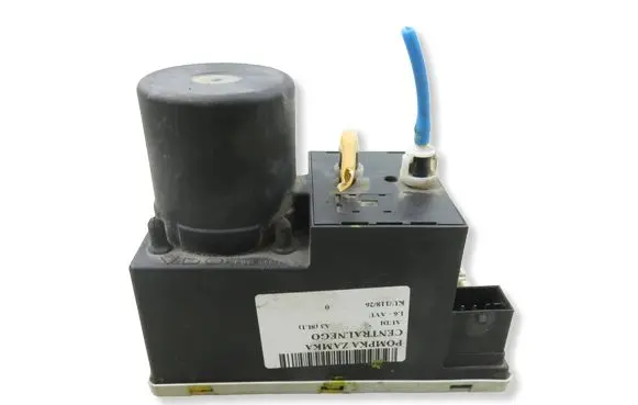 Audi A3 S3 8L Central locking vacuum pump 8D0862257C