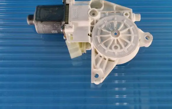 Mercedes-Benz E W212 Front door window regulator motor 0130822503 A2048200142