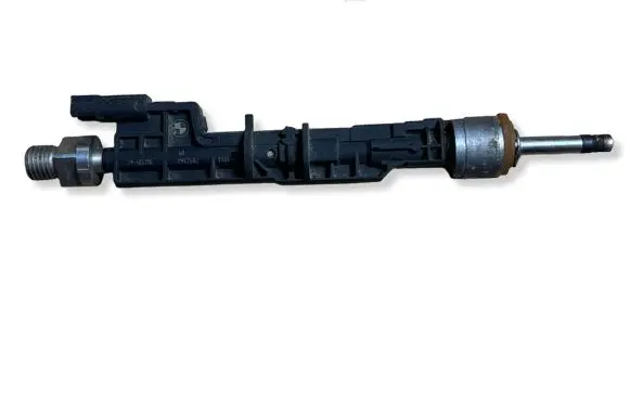 BMW 8 G16 Fuel injector 0261500485