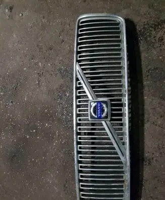 Volvo S80 Front bumper upper radiator grill 9178087