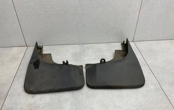 Volkswagen Tiguan Rear mudguard 5N0075101