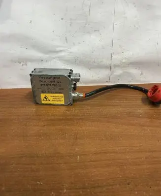 Mercedes-Benz E W210 Xenon control unit/module 5DV00776021 D1286